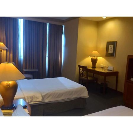 Capital O 914 Makati Palace Hotel Makati City Buitenkant foto