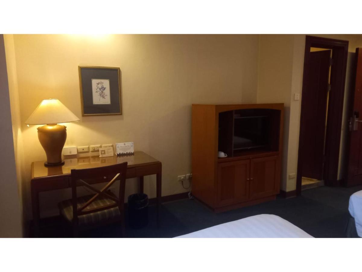 Capital O 914 Makati Palace Hotel Makati City Buitenkant foto