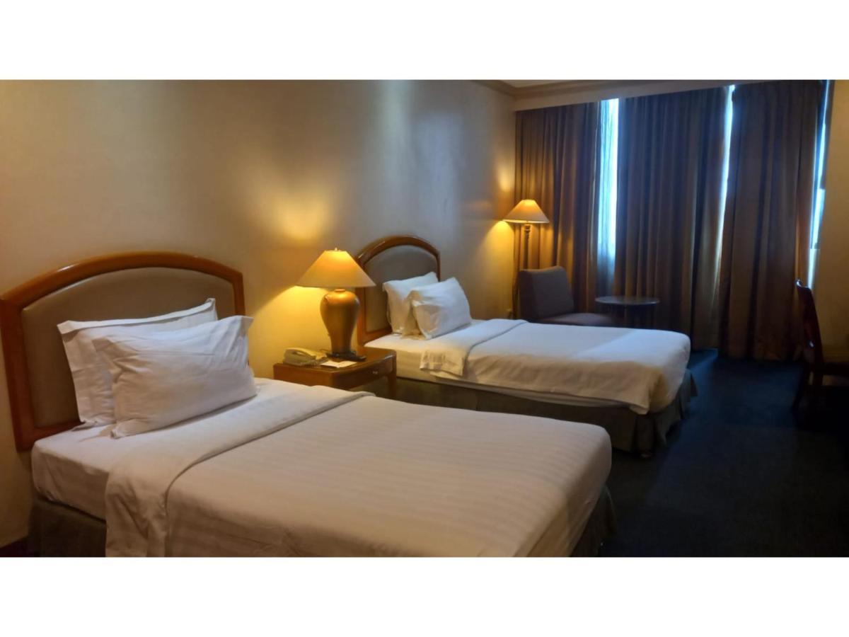 Capital O 914 Makati Palace Hotel Makati City Buitenkant foto