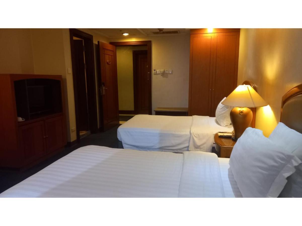 Capital O 914 Makati Palace Hotel Makati City Buitenkant foto
