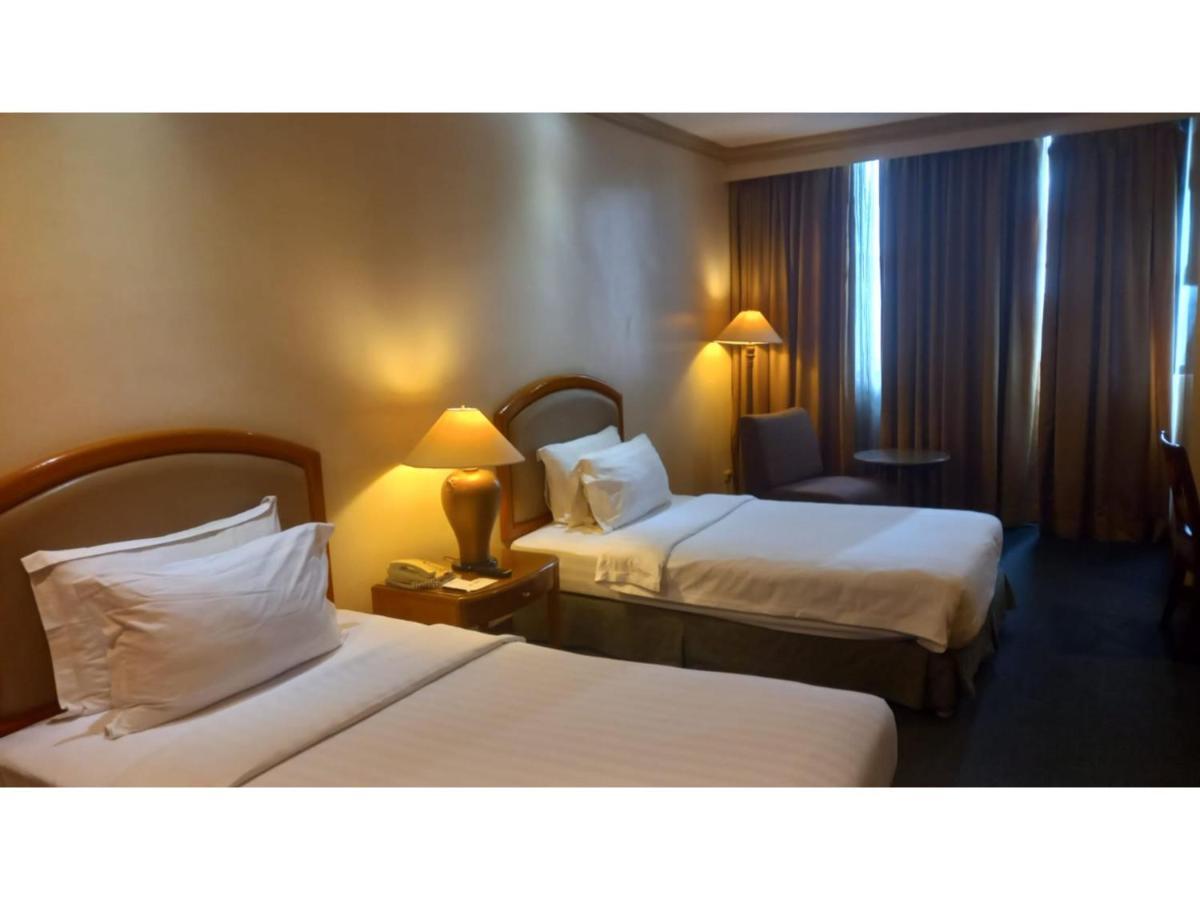 Capital O 914 Makati Palace Hotel Makati City Buitenkant foto
